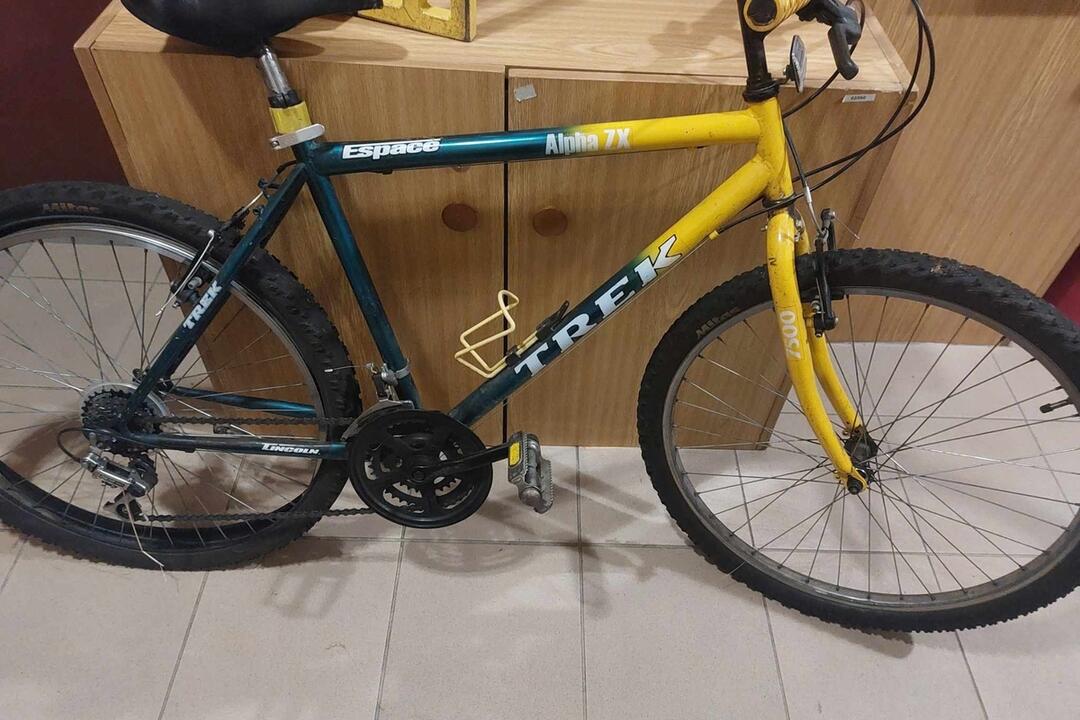 FOTO: Mestskí policajti našli vo Zvolene peňaženku, kľúče a bicykle. Nie sú vaše?, foto 2
