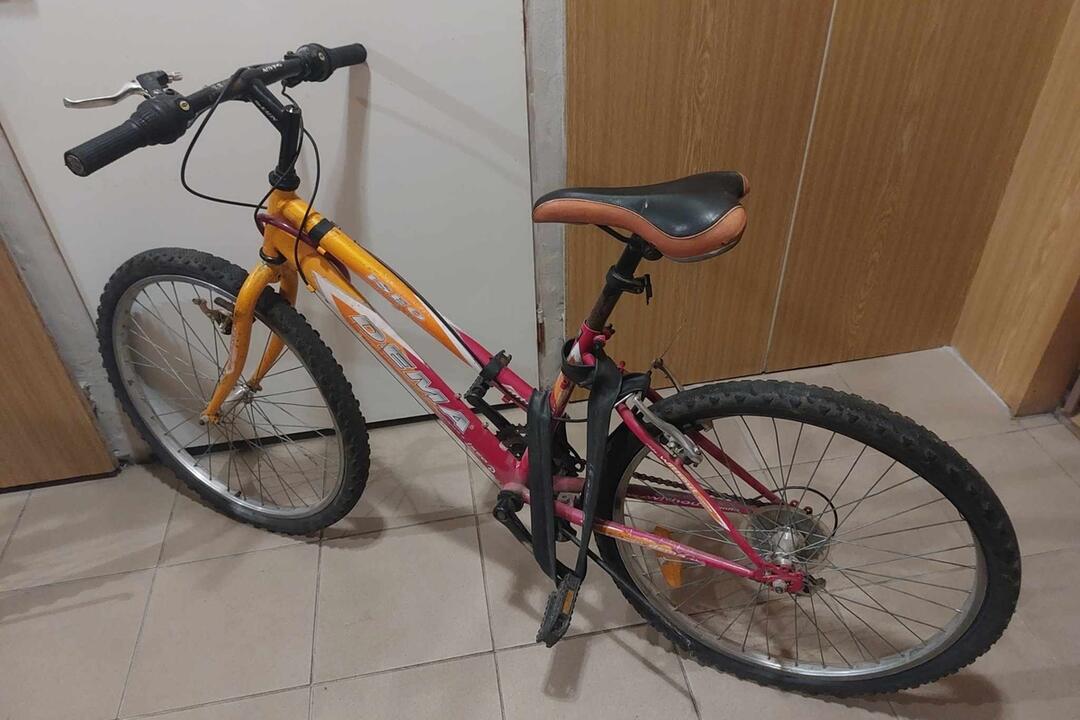 FOTO: Mestskí policajti našli vo Zvolene peňaženku, kľúče a bicykle. Nie sú vaše?, foto 3