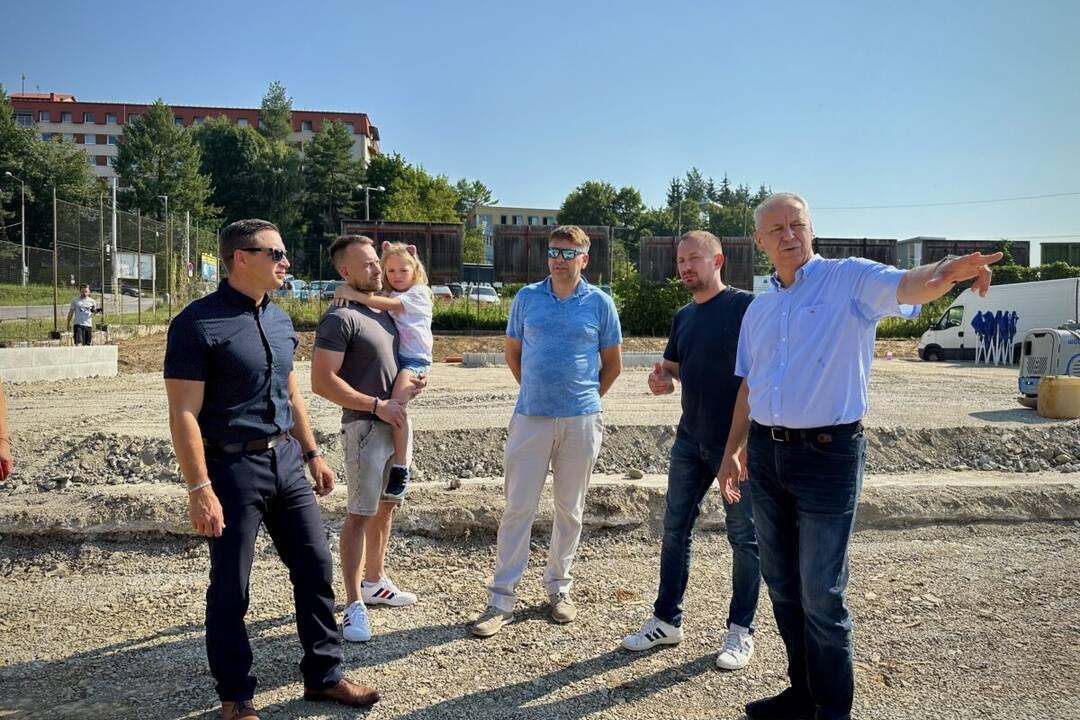 FOTO: Výstavba nového skateparku na Tajovského ulici , foto 2