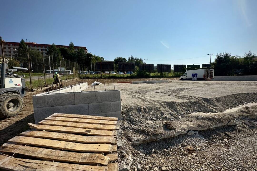 FOTO: Výstavba nového skateparku na Tajovského ulici , foto 9