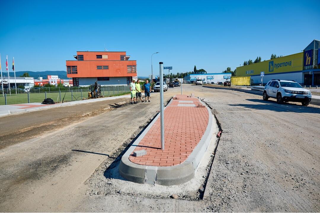 FOTO: Kruhový objazd na Rákoši, foto 4