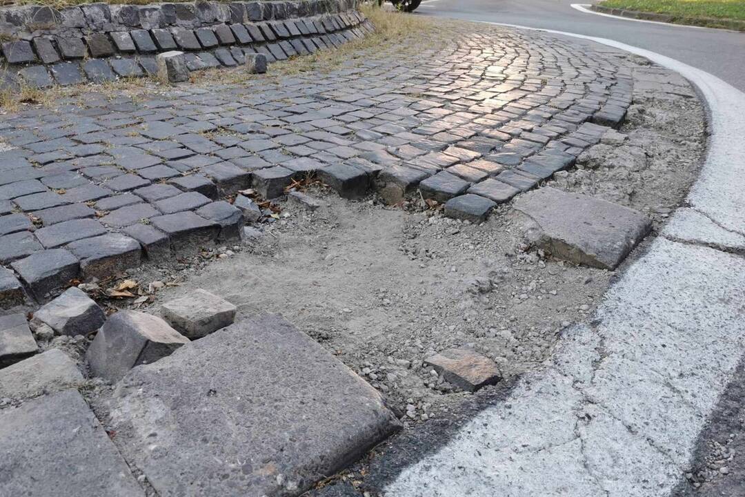 FOTO: Práce na kruhovom objazde pokračujú, foto 1