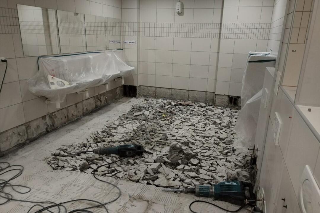 FOTO: Ani v septembri si v plavárni na Štiavničkách nezaplávate, prečo?, foto 5