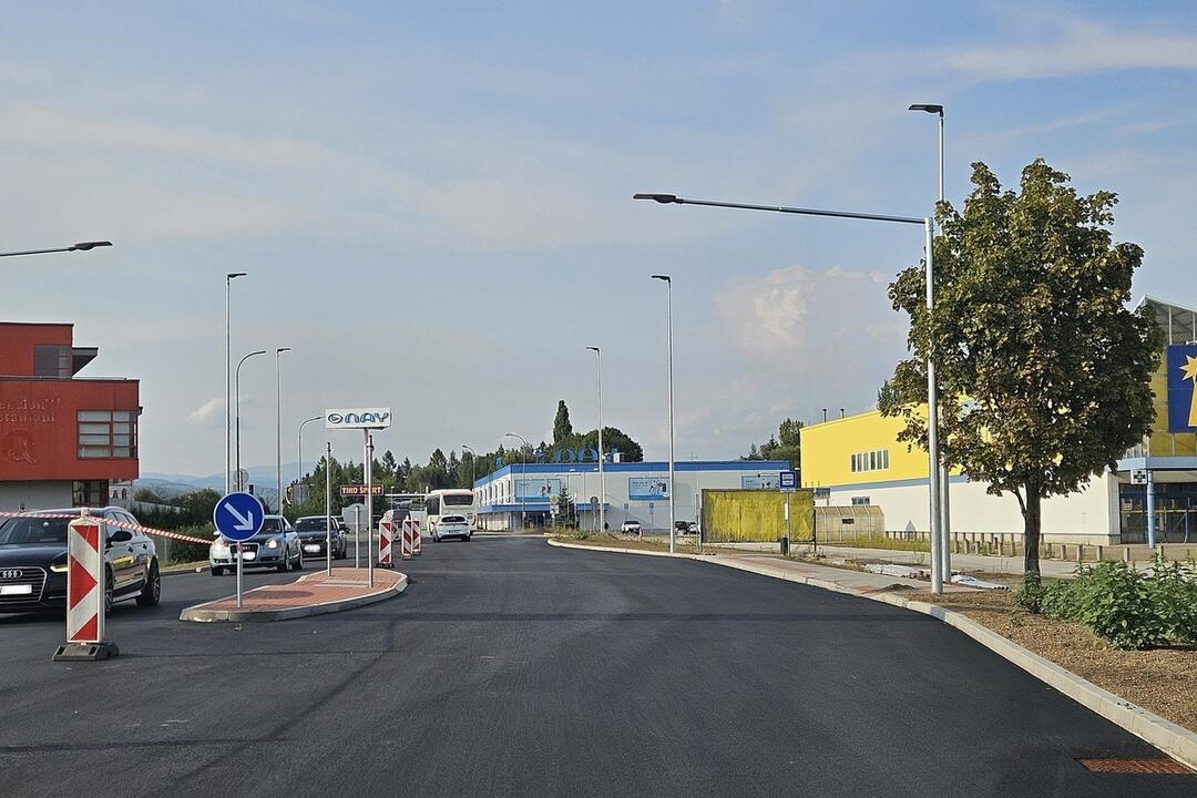 FOTO: Zvolenský kruhový objazd na Rákoši čoskoro dokončia. Pozrite si aktuálne fotografie, foto 2