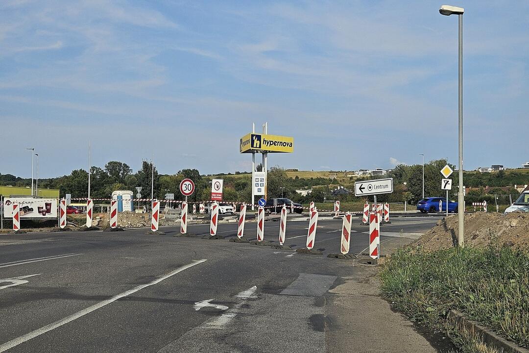 FOTO: Zvolenský kruhový objazd na Rákoši čoskoro dokončia. Pozrite si aktuálne fotografie, foto 3