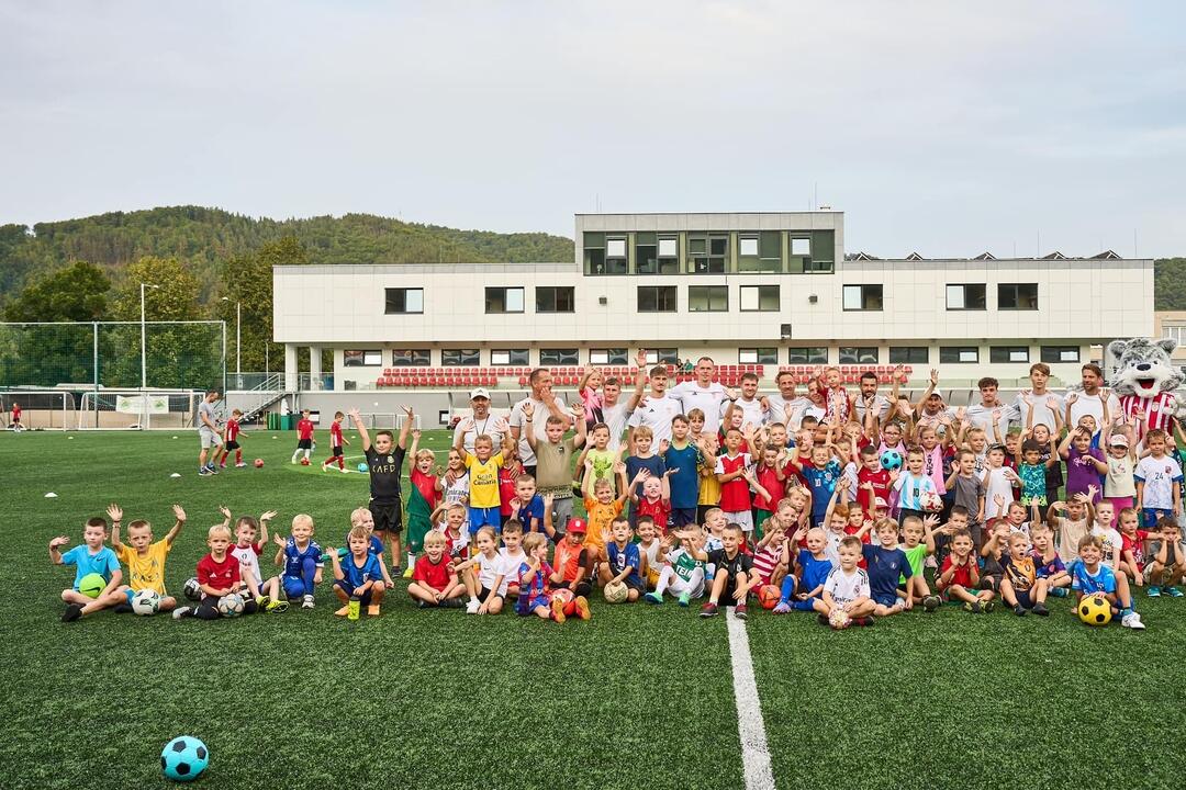FOTO: Do akadémie v Banskej Bystrici sa prihlásilo veľa mladých futbalistov, foto 4