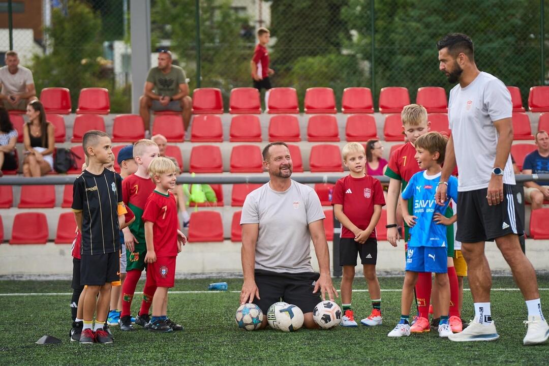 FOTO: Do akadémie v Banskej Bystrici sa prihlásilo veľa mladých futbalistov, foto 5