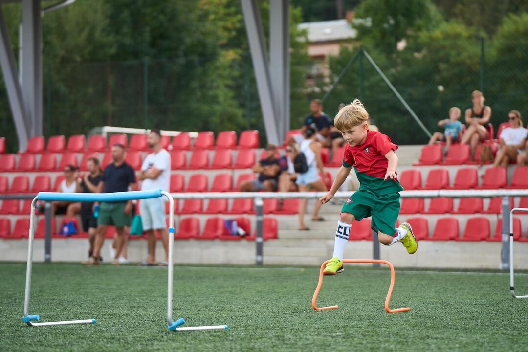 FOTO: Do akadémie v Banskej Bystrici sa prihlásilo veľa mladých futbalistov, foto 9