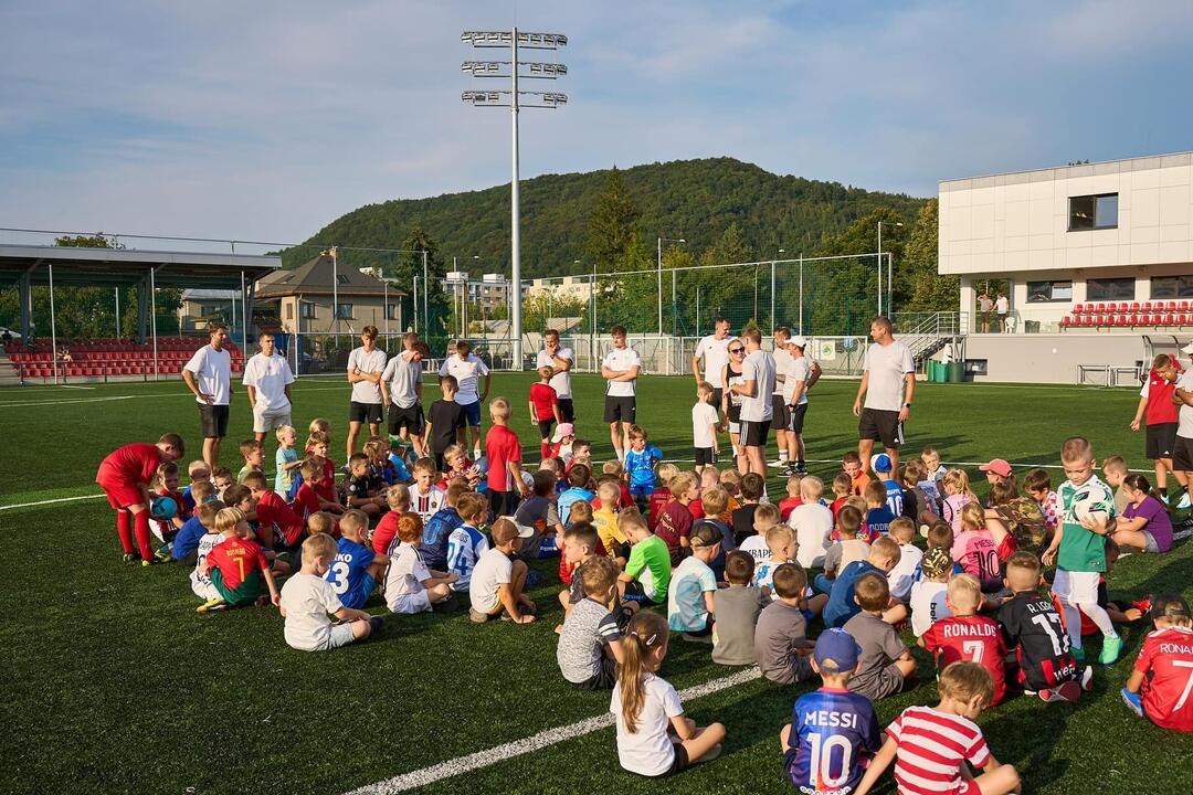 FOTO: Do akadémie v Banskej Bystrici sa prihlásilo veľa mladých futbalistov, foto 10