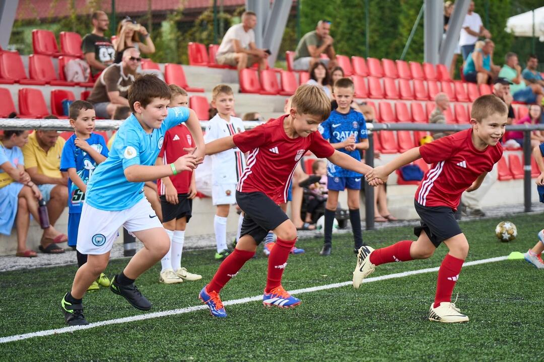 FOTO: Do akadémie v Banskej Bystrici sa prihlásilo veľa mladých futbalistov, foto 12