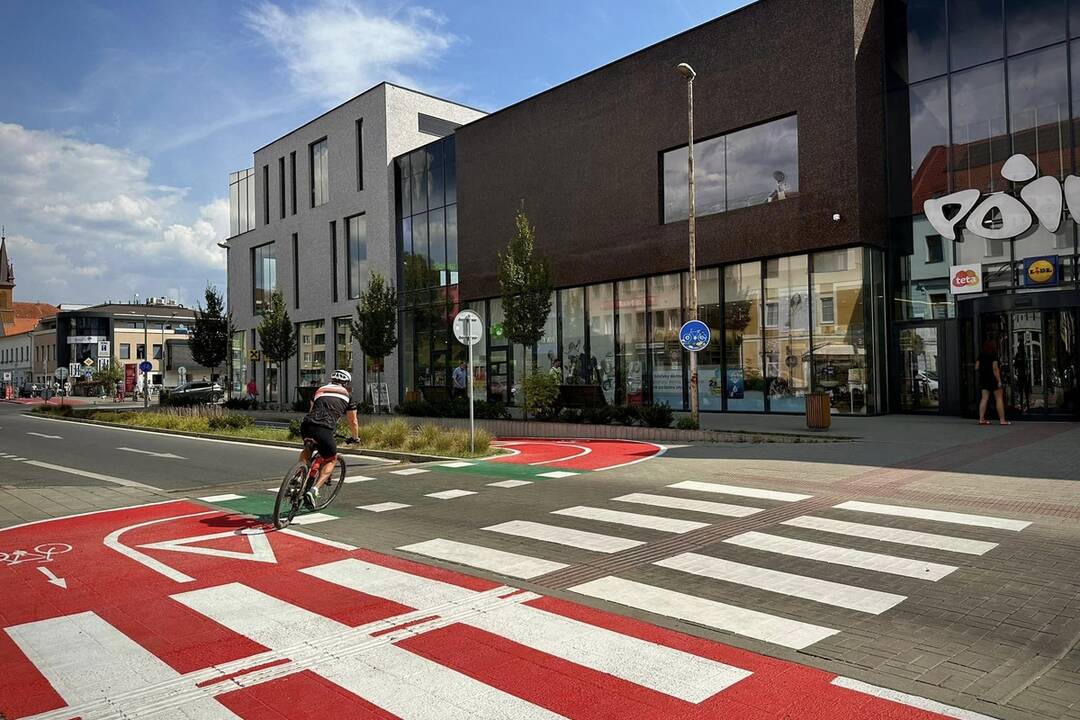 FOTO: Cyklotrasa pri OC Point bola zvýraznená, foto 3