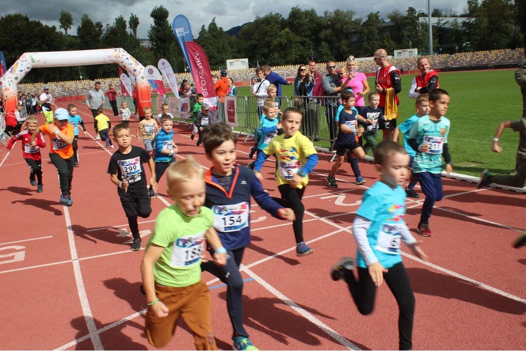 FOTO: Na atletickom štadióne na Štiavničkách súťažili najmenší atléti, foto 13