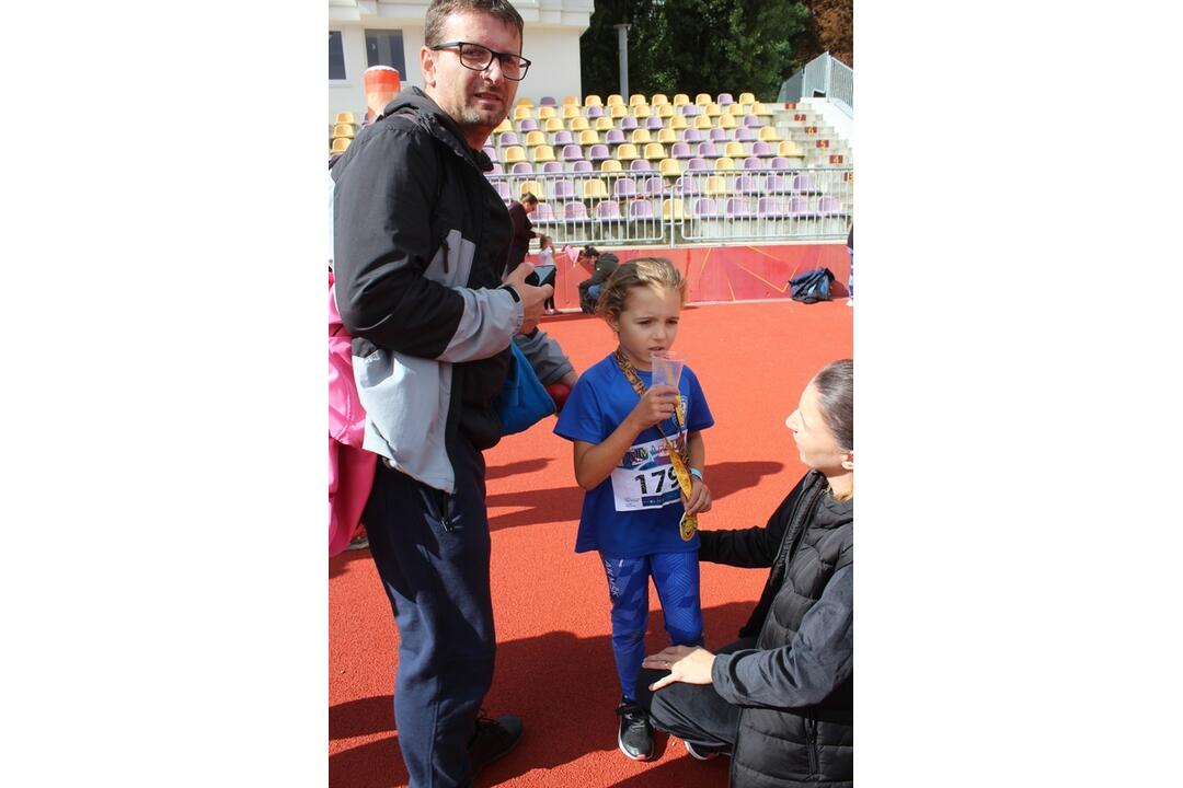 FOTO: Na atletickom štadióne na Štiavničkách súťažili najmenší atléti, foto 16