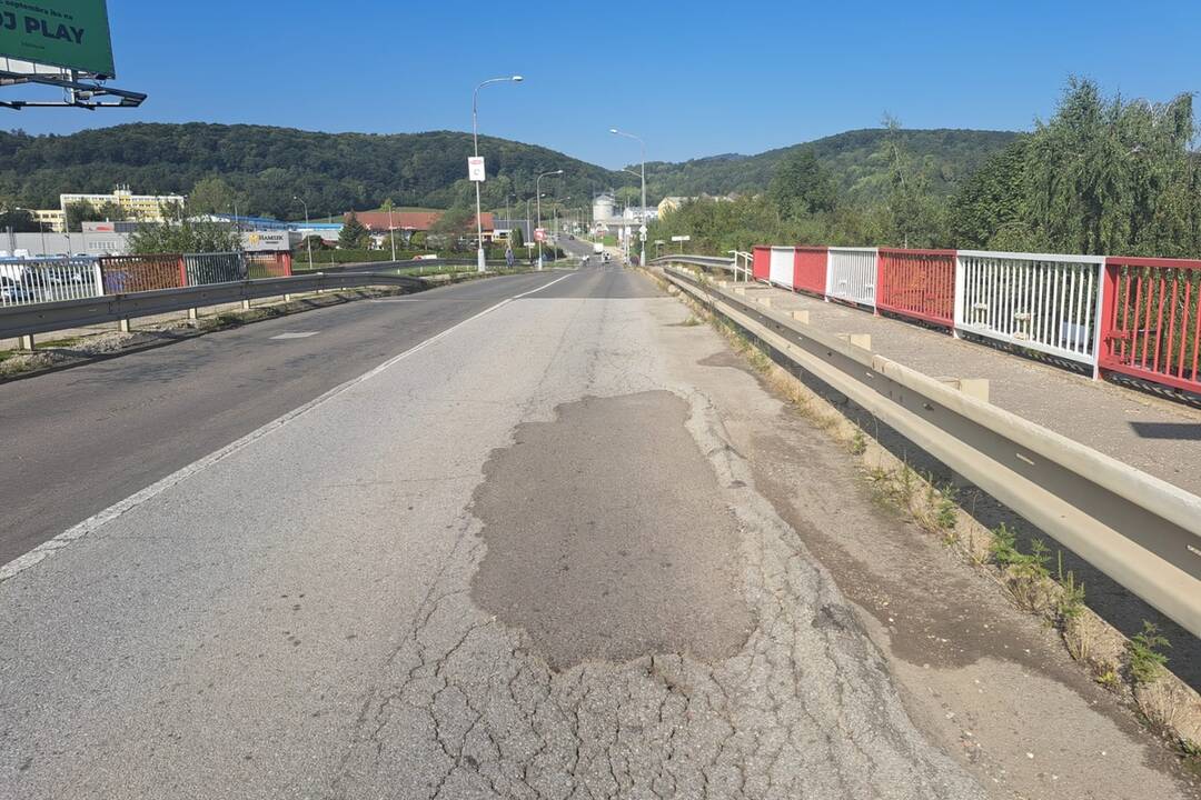 FOTO: Most je v havarijnom stave, foto 1