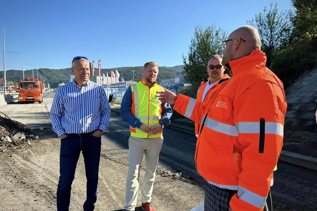 FOTO: Most v Radvani zmizol počas noci, pracovníci dokončili demontáž, foto 2