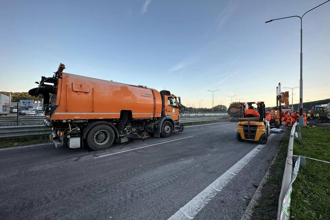 FOTO: Búracie práce na moste v Banskej Bystrici boli ukončené, foto 1