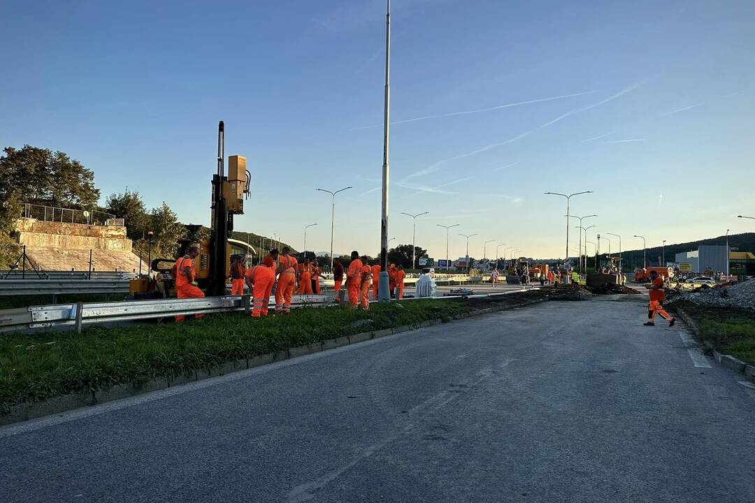 FOTO: Búracie práce na moste v Banskej Bystrici boli ukončené, foto 2