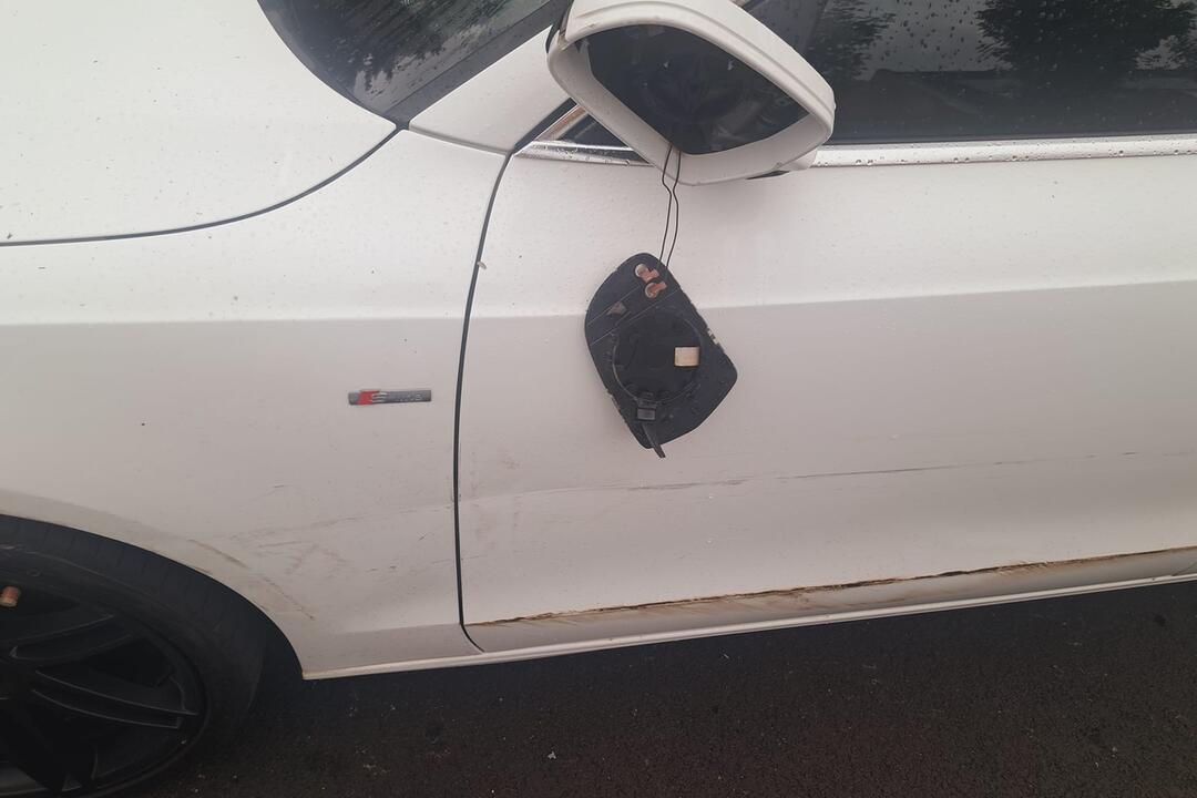 FOTO: Zvolenčanke poškodili auto. Vinníkovi odkazuje, aby sa prihlásil, foto 7