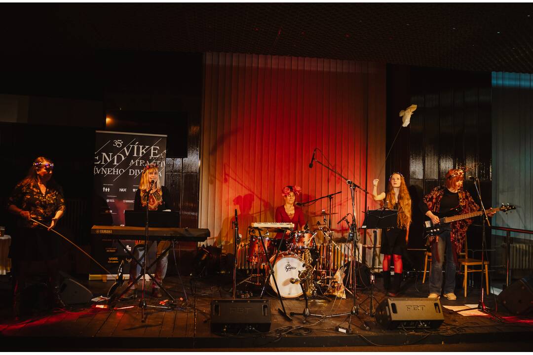 FOTO: Víkend atraktívneho divadla, foto 2