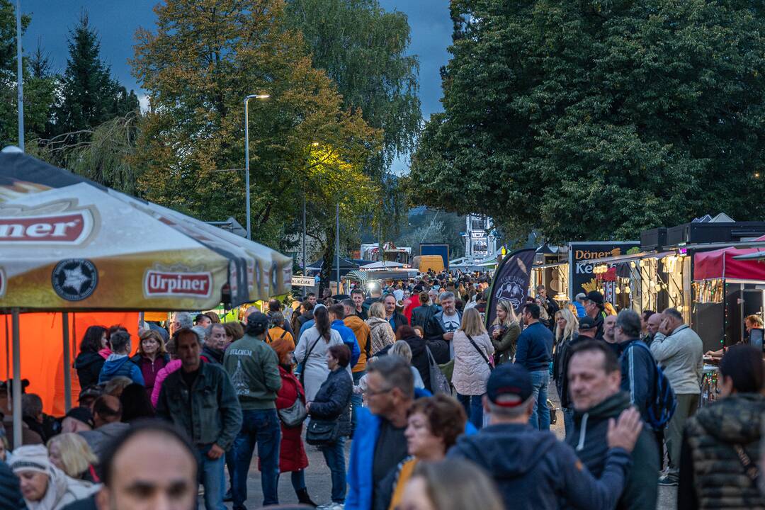 FOTO: Žiarsky jarmok už v plnom prúde, foto 17