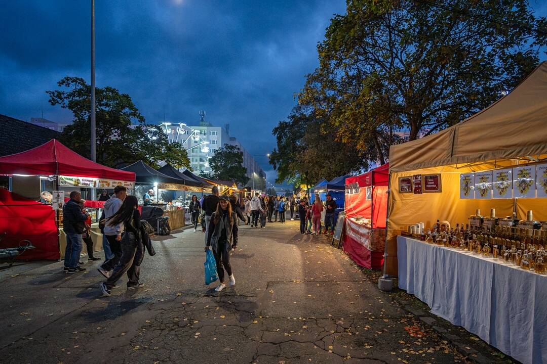 FOTO: Žiarsky jarmok už v plnom prúde, foto 26