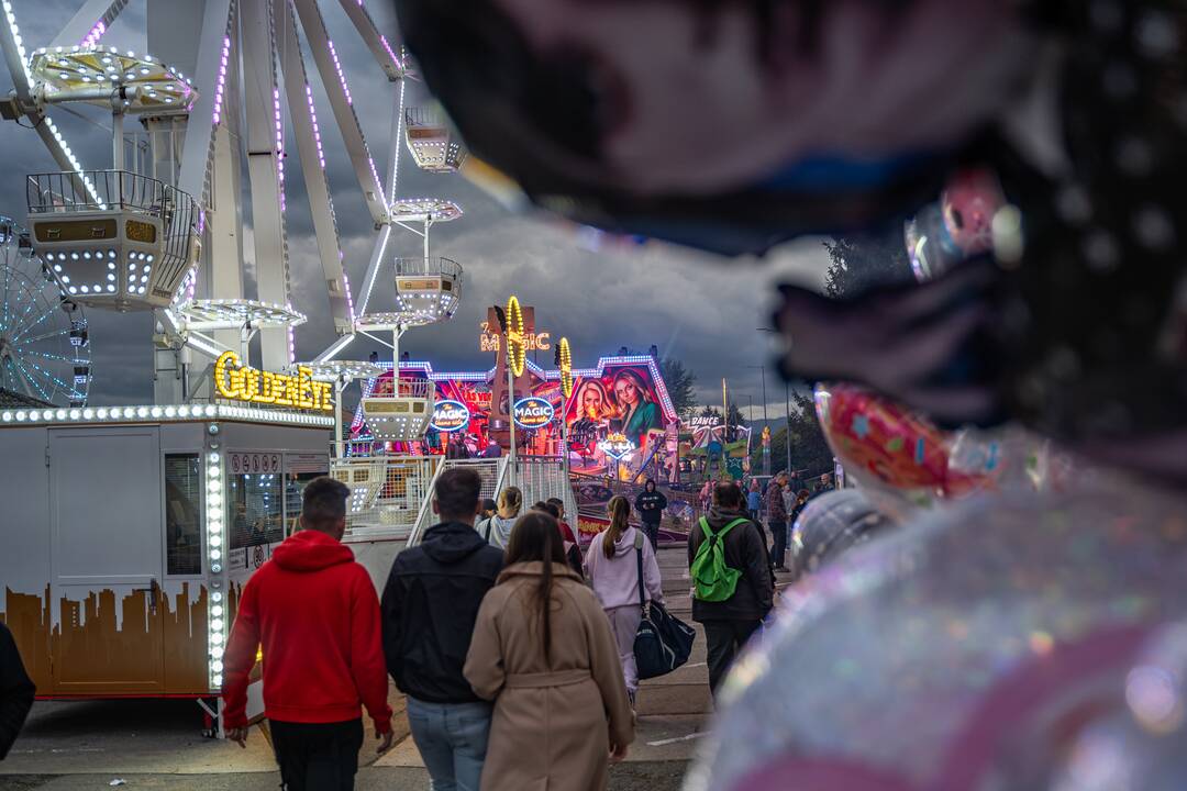 FOTO: Žiarsky jarmok už v plnom prúde, foto 32
