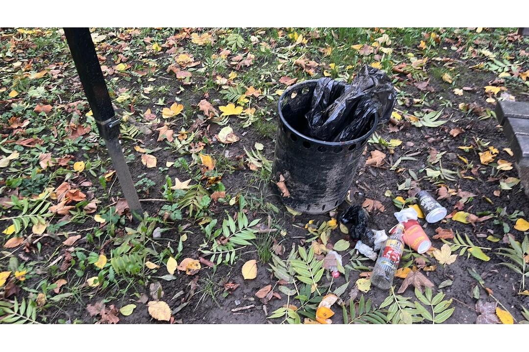 FOTO: Znečistený park v Banskej Bystrici, foto 6