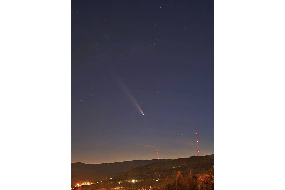 FOTO: Obyvatelia Sásovej zachytili vesmírny úkaz, foto 4