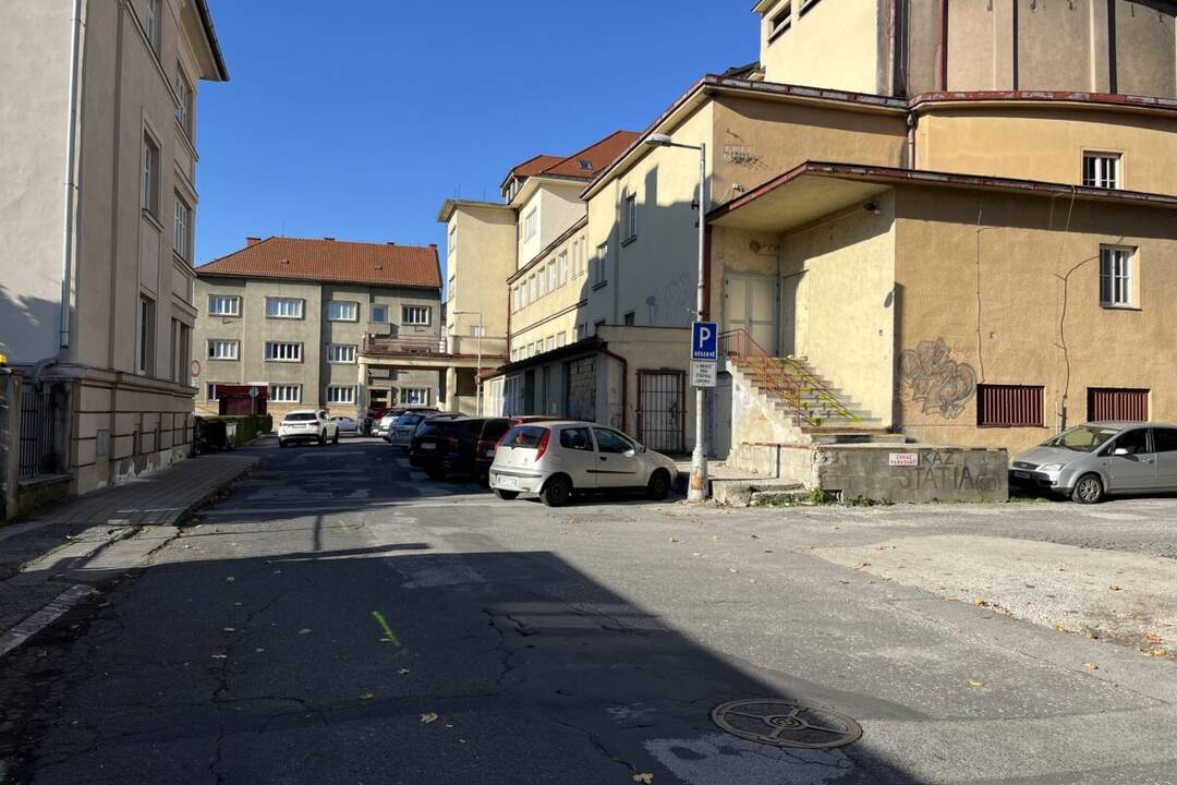FOTO: Banská Bystrica sa povenuje rekonštrukciám ciest a chodníkov, foto 5