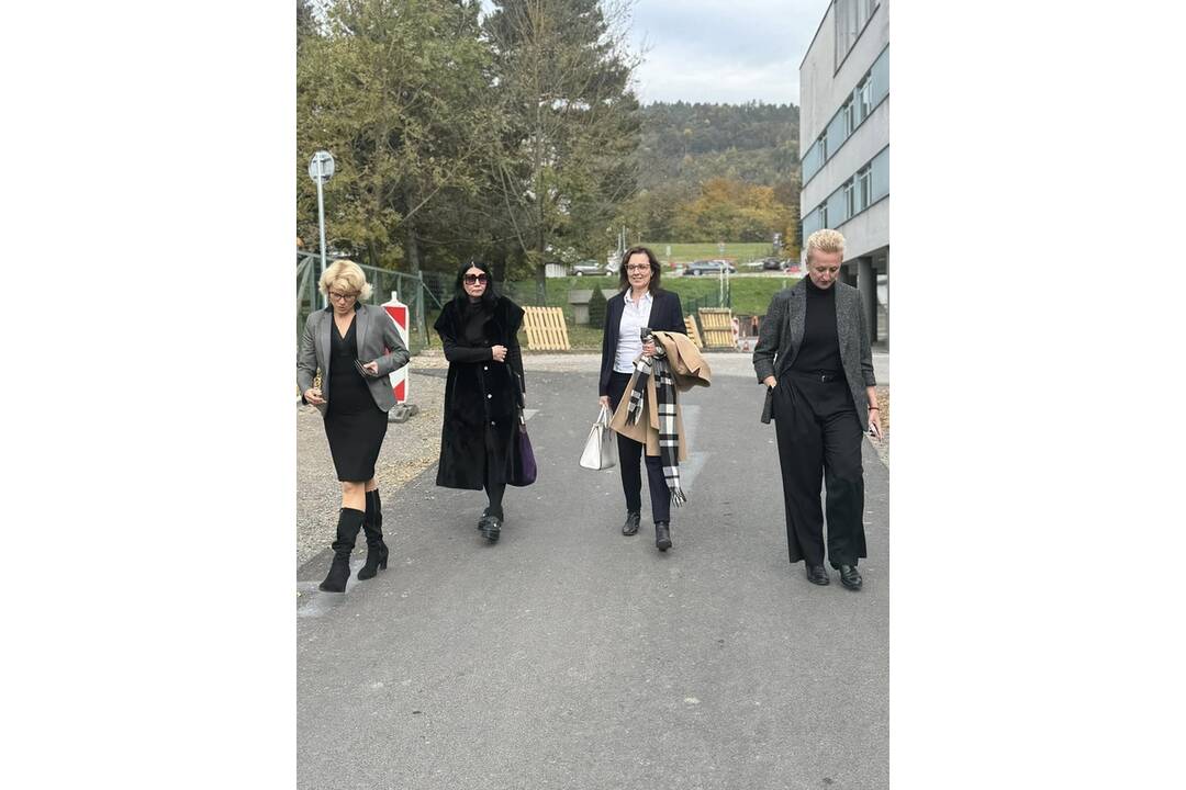 FOTO: Na stavbu Rooseveltovej nemocnice prišli zástupcovia štátu, foto 10