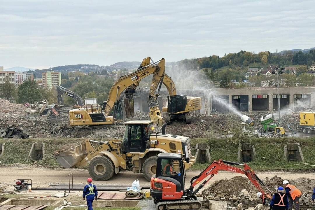FOTO: Na stavbu Rooseveltovej nemocnice prišli zástupcovia štátu, foto 12