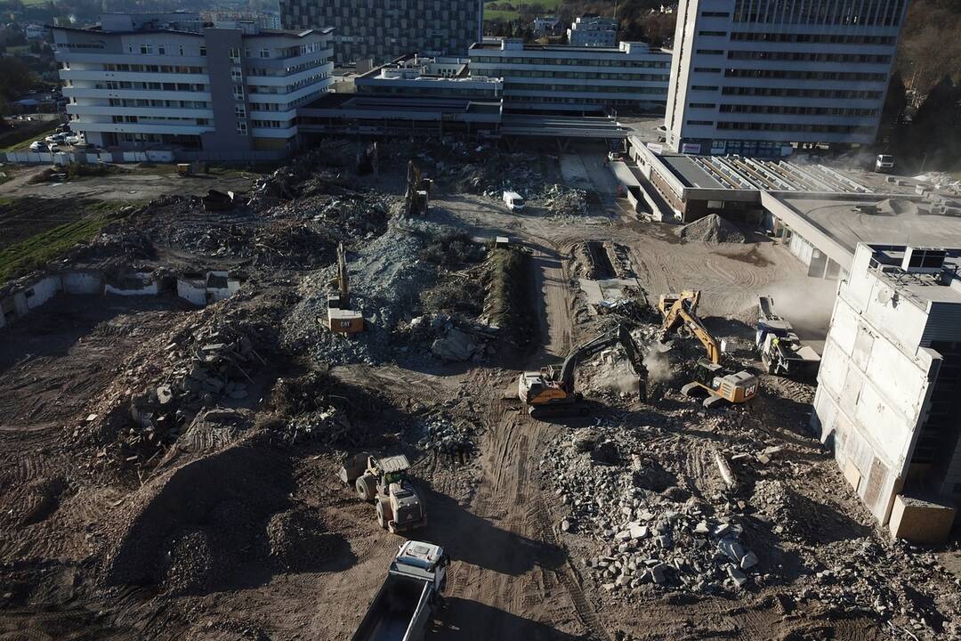 FOTO: Búranie Rooseveltovej nemocnice pokročilo, foto 1