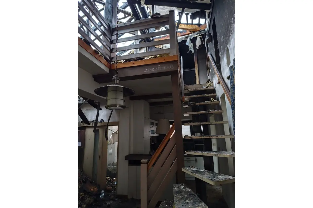 FOTO: Vyhorenú pustovňu si chcú opraviť svojpomocne, foto 5