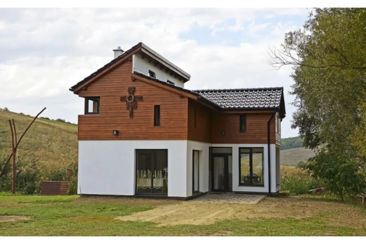 FOTO: Vyhorenú pustovňu si chcú opraviť svojpomocne, foto 7