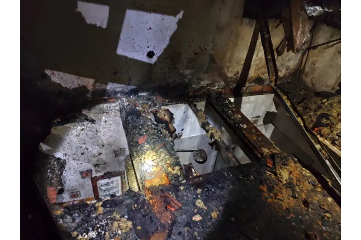 FOTO: Vyhorenú pustovňu si chcú opraviť svojpomocne, foto 8