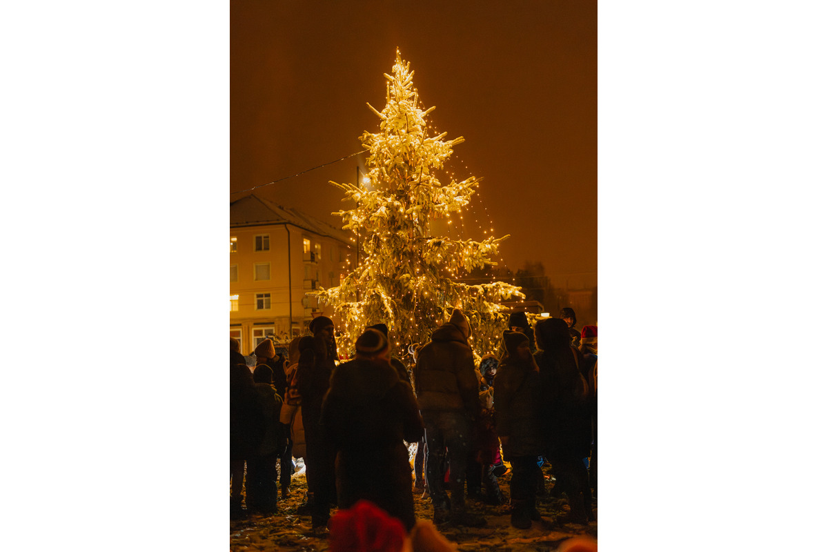 FOTO: Bystrické sídlisko drží spolu. Ľudia si spravili vlastnú mikulášsku akciu, foto 1
