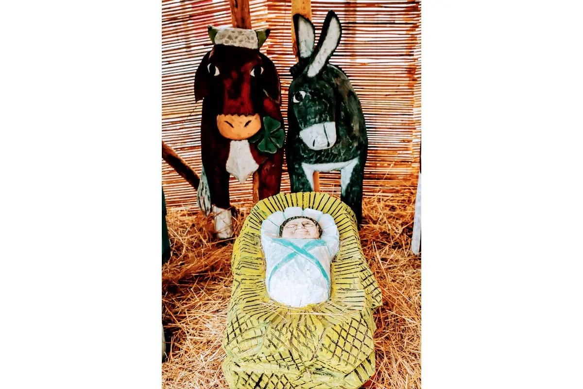 FOTO:  Boli ste už na vianočných trhoch v Bystrici? Vo štvrtok sa otvoril aj regionálny predaj, ideálny na kúpu darčekov, foto 14