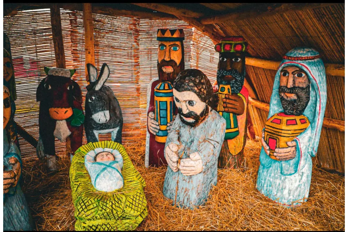 FOTO:  Boli ste už na vianočných trhoch v Bystrici? Vo štvrtok sa otvoril aj regionálny predaj, ideálny na kúpu darčekov, foto 20