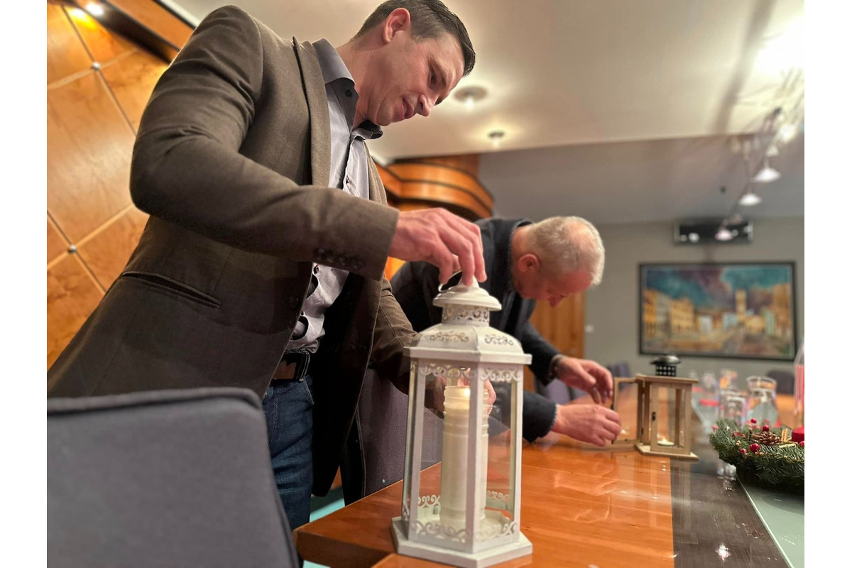 FOTO: Betlehemské svetlo skauti odovzdali primátorovi aj tento rok, foto 2