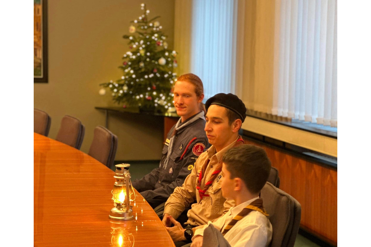 FOTO: Betlehemské svetlo skauti odovzdali primátorovi aj tento rok, foto 3