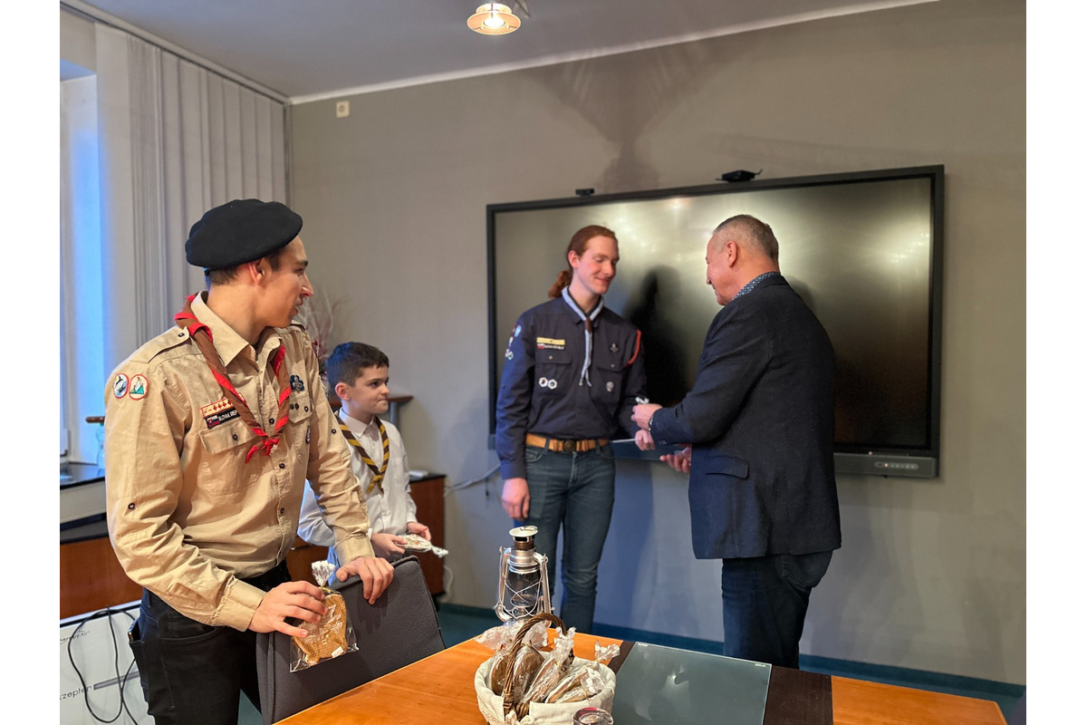FOTO: Betlehemské svetlo skauti odovzdali primátorovi aj tento rok, foto 8