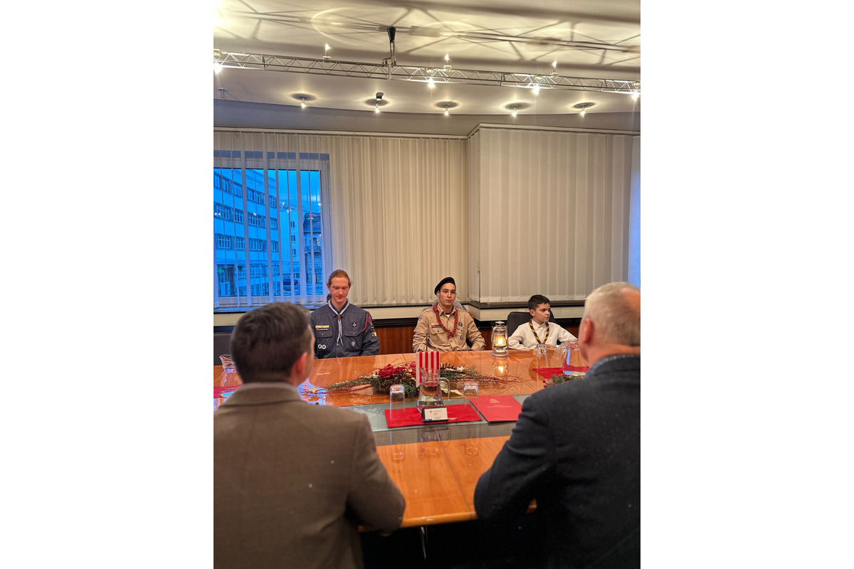 FOTO: Betlehemské svetlo skauti odovzdali primátorovi aj tento rok, foto 11