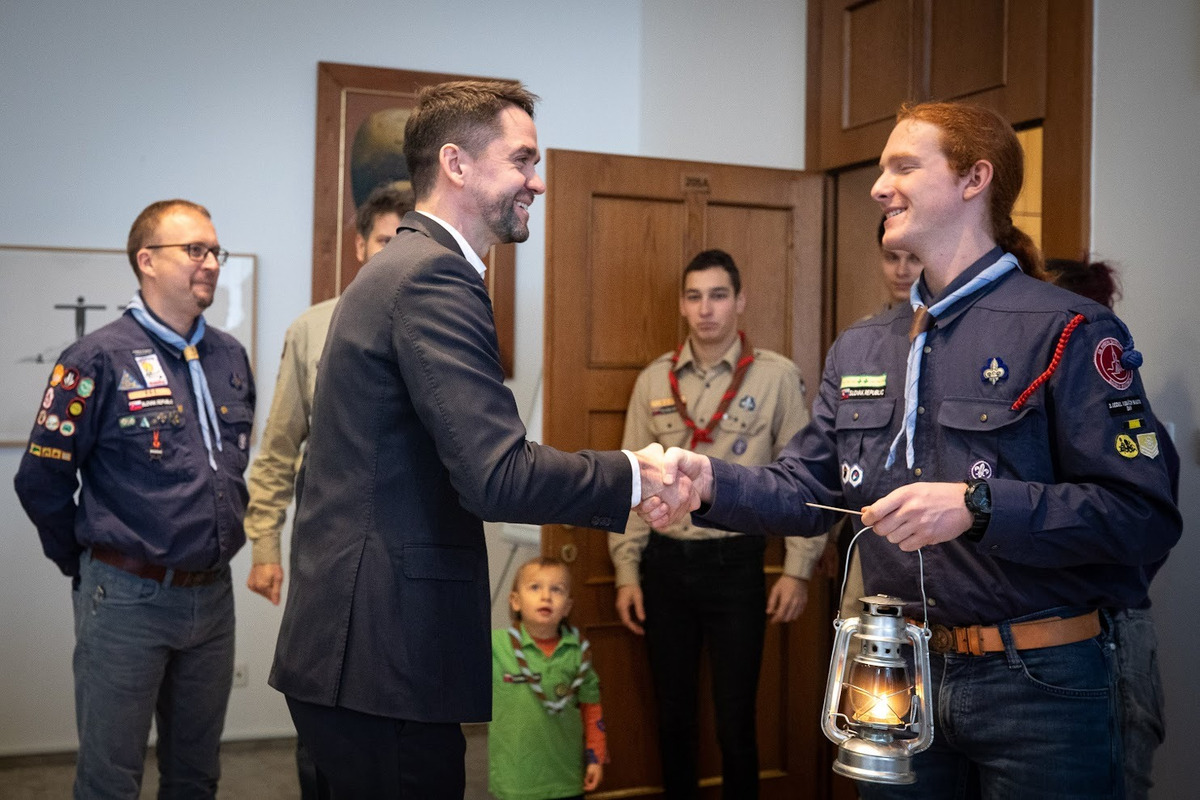 FOTO: Betlehemské svetlo skauti odovzdali primátorovi aj tento rok, foto 29