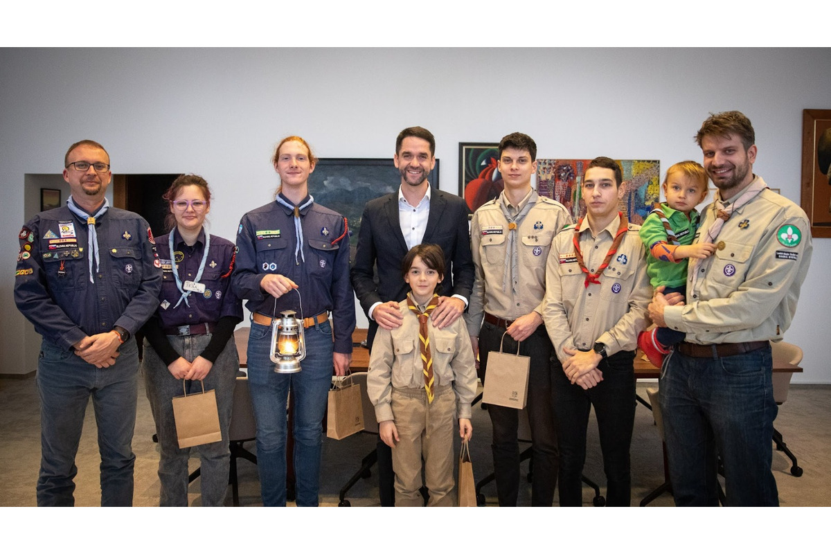 FOTO: Betlehemské svetlo skauti odovzdali primátorovi aj tento rok, foto 31
