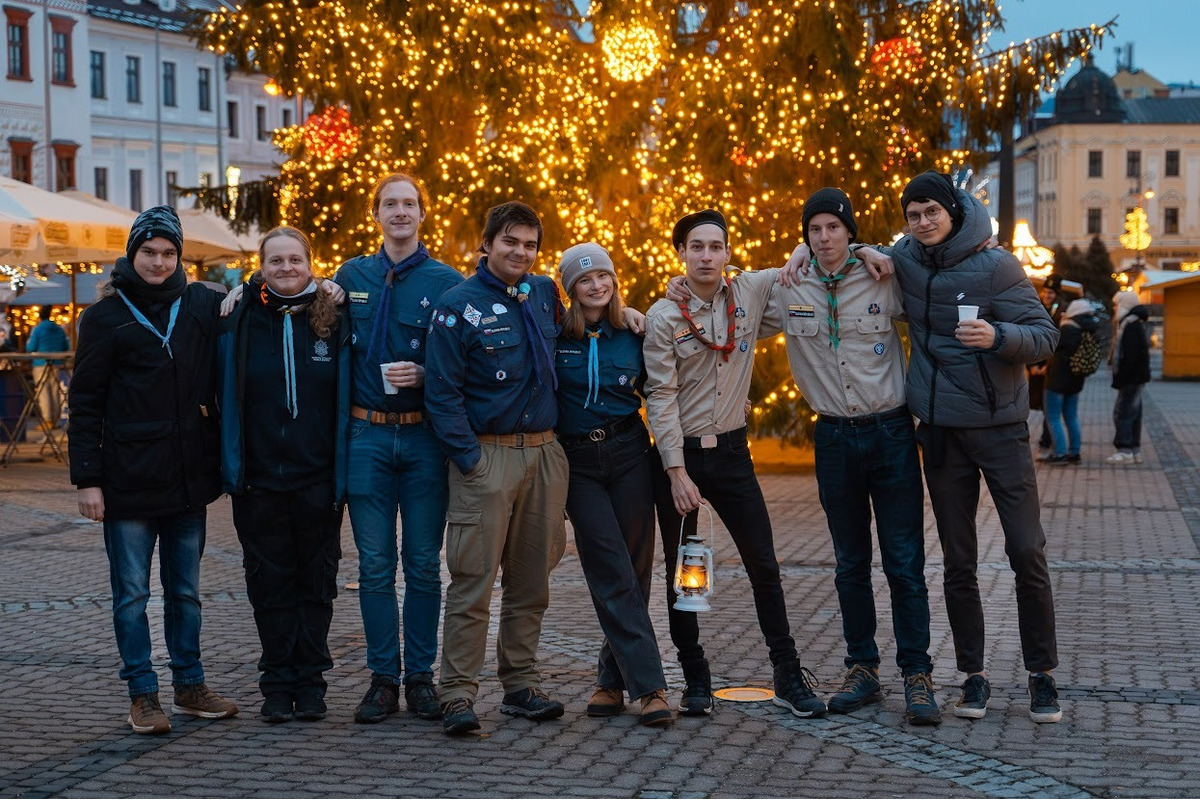 FOTO: Betlehemské svetlo si domov odniesli desiatky Bystričanov , foto 15