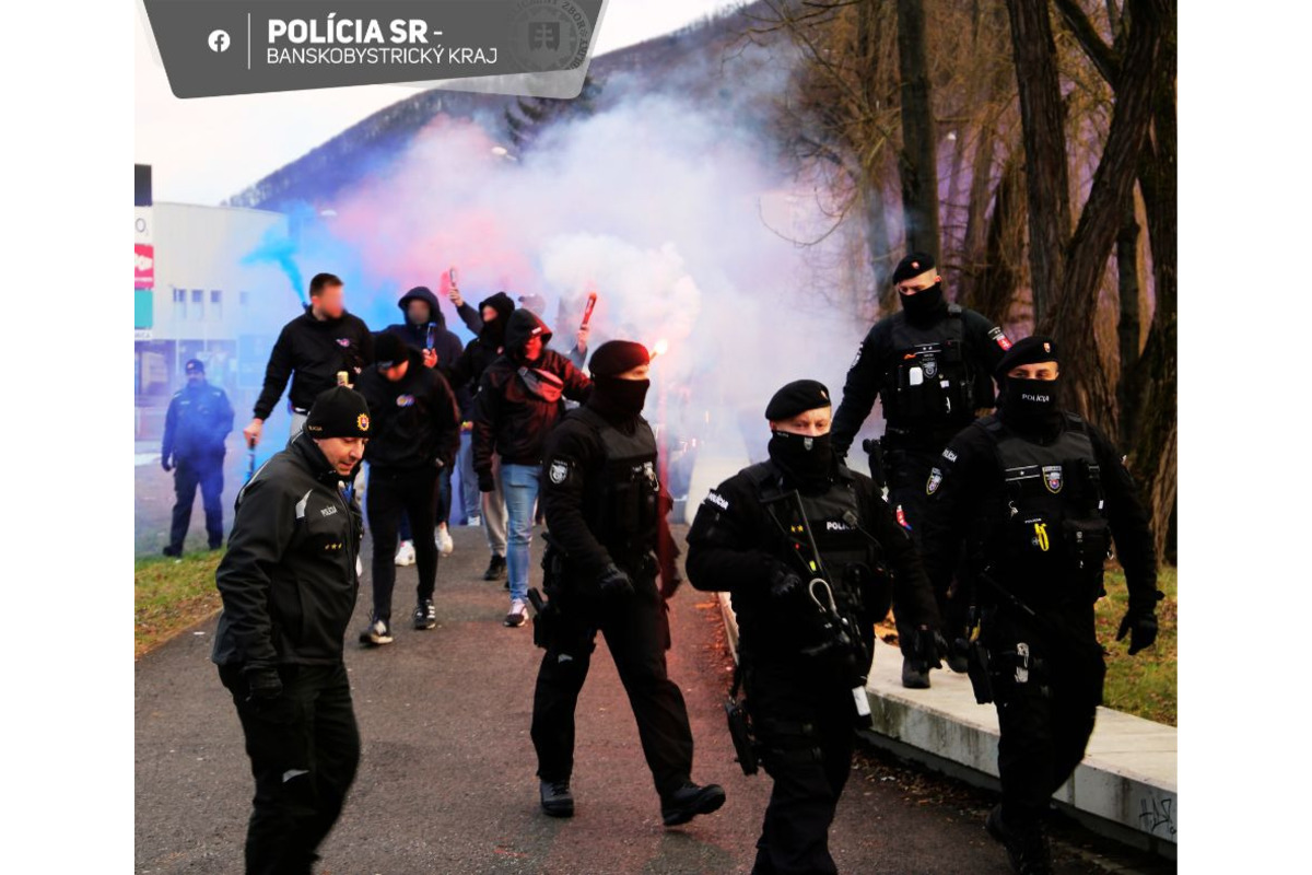 FOTO: FOTO: Derby medzi Banskou Bystricou a Zvolenom očami polície, foto 1