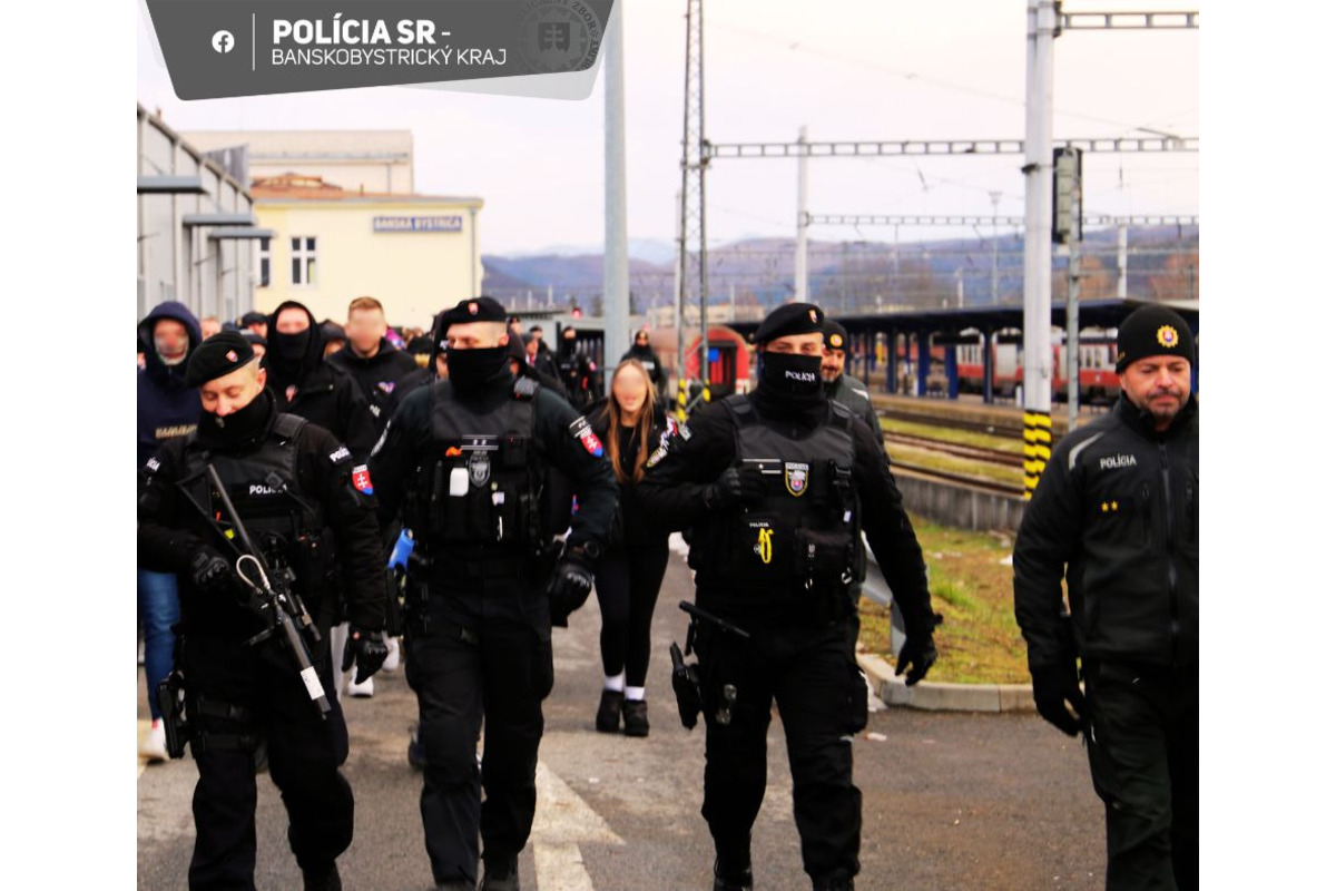 FOTO: FOTO: Derby medzi Banskou Bystricou a Zvolenom očami polície, foto 6