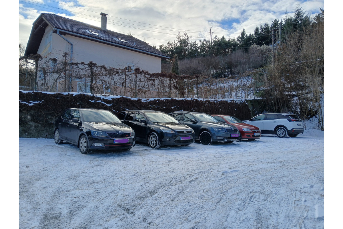 FOTO: V Banskej Štiavnici upravili ulicu za 90-tisíc eur, pribudlo 27 parkovacích miest, foto 1