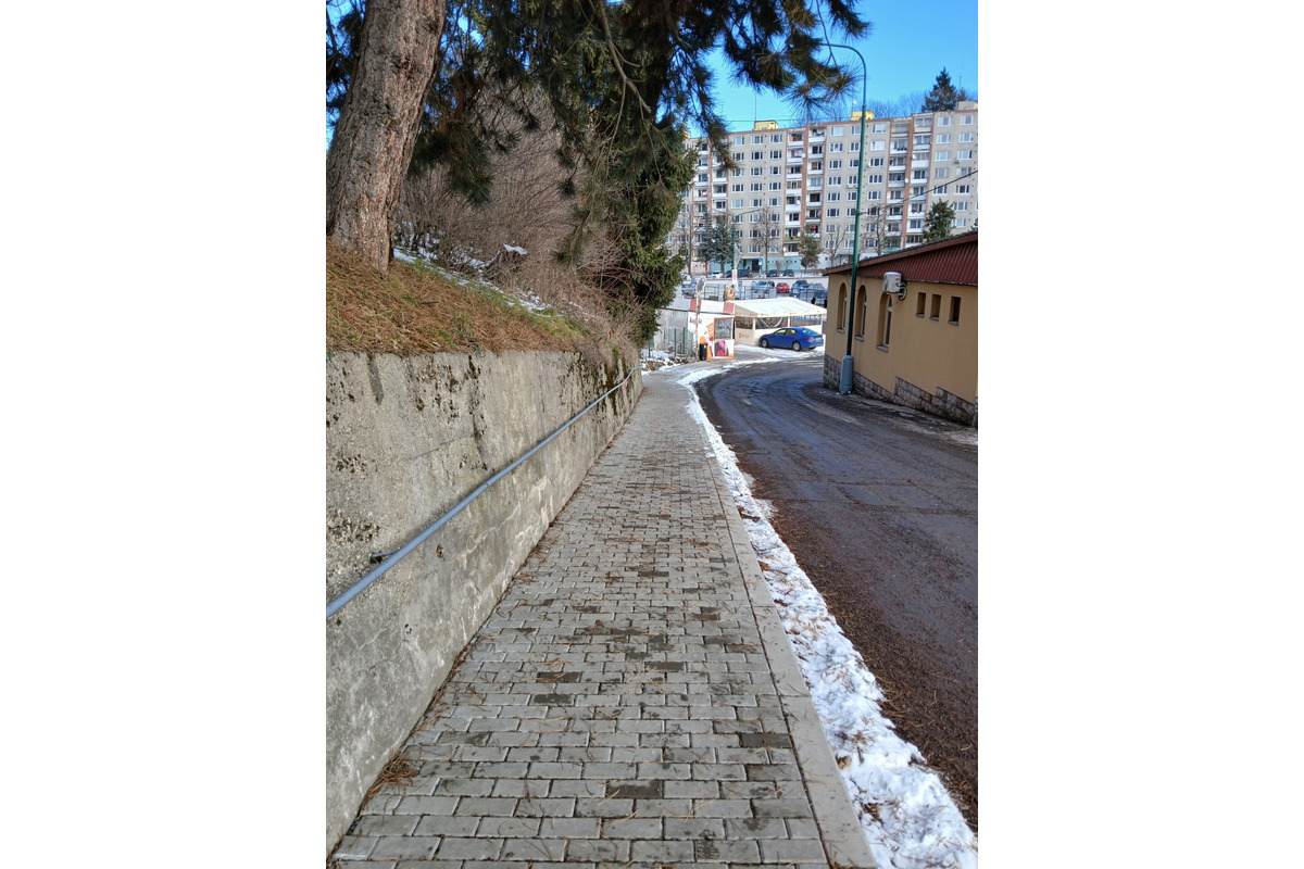 FOTO: V Banskej Štiavnici upravili ulicu za 90-tisíc eur, pribudlo 27 parkovacích miest, foto 2