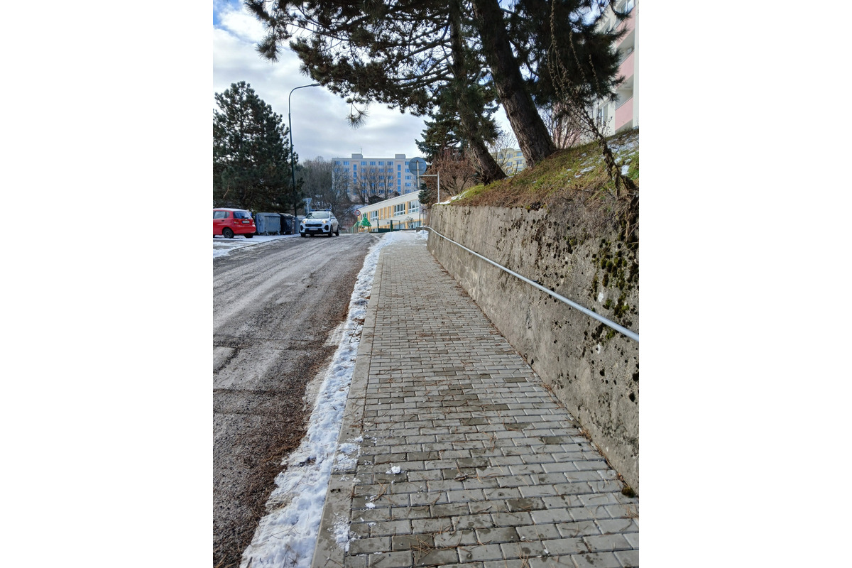 FOTO: V Banskej Štiavnici upravili ulicu za 90-tisíc eur, pribudlo 27 parkovacích miest, foto 3